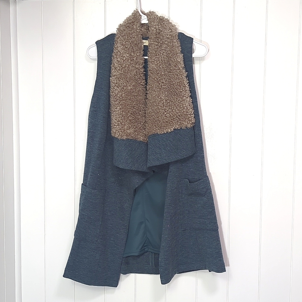 ❤️5/$25 EUC Onetheland Beautiful Cardigan Pocket Sweater